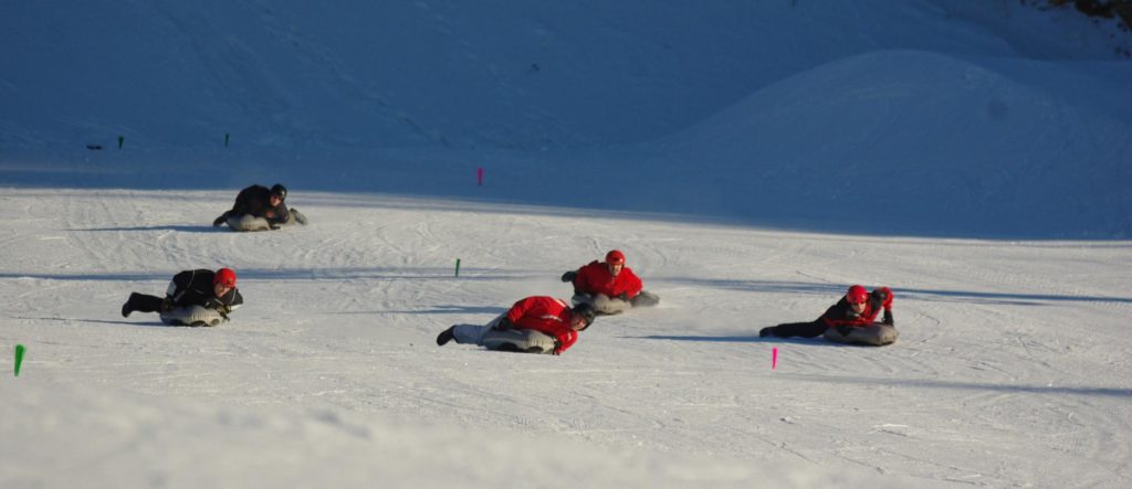 Dévaler la piste en airboard