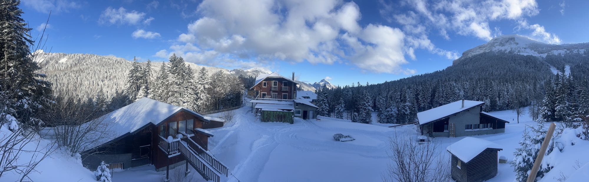 La Domaine de Rozan, webcam du Col de Porte, vue Chamechaude, Pinea et Charmant Som